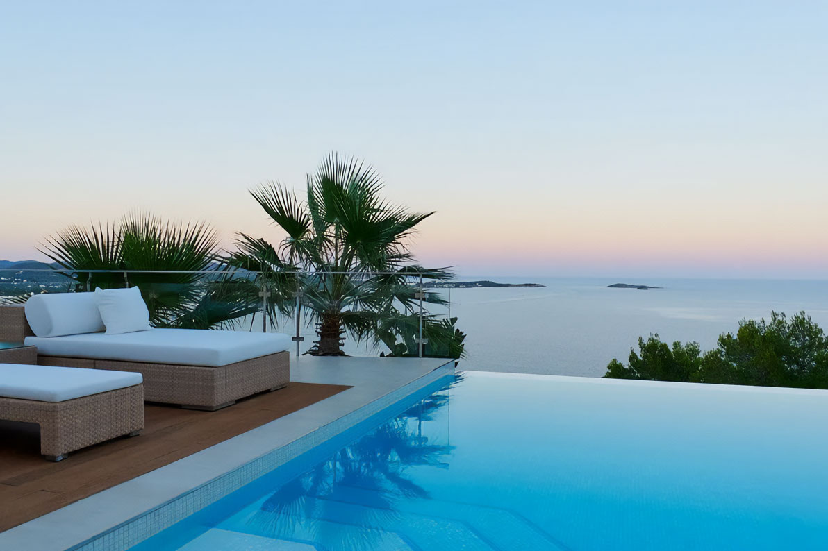 Luxury villa with a fantastic view of the sea in Ibiza