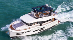 Private yacht and luxury villa on Ibiza’s south coast – perfect for upscale travel experiences