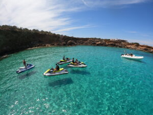 Cala Comte en jet ski en Ibiza