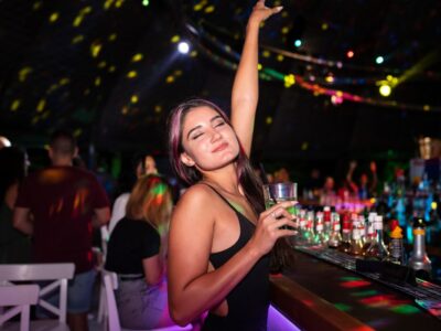 135 biza 2025 DJ lineup — full club schedule and parties
