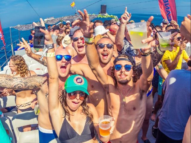 Best Ibiza boat party