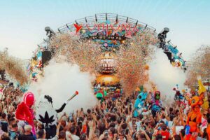 Crowds dancing at Ushuaïa Ibiza in peak August season